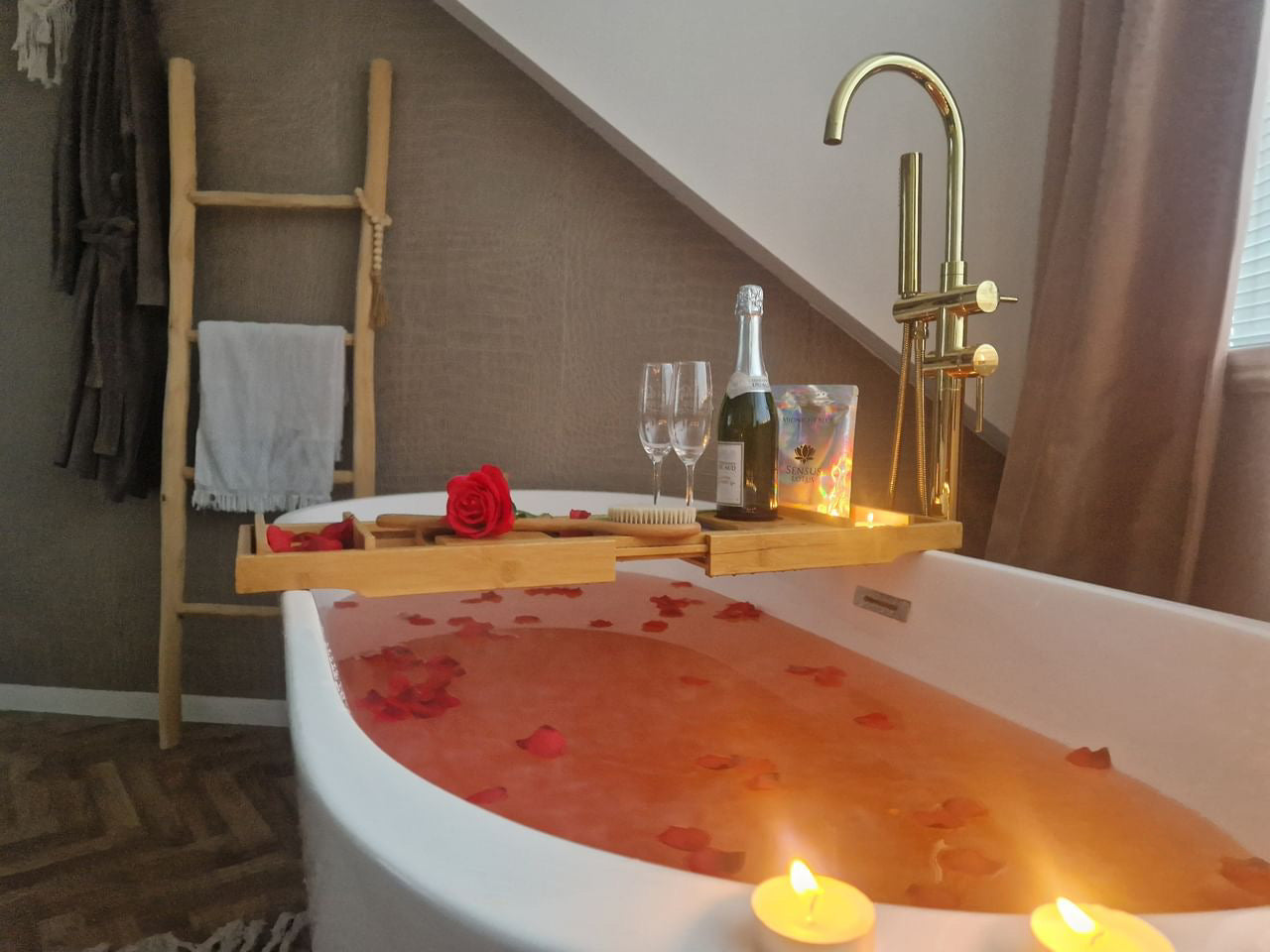 Romantic red